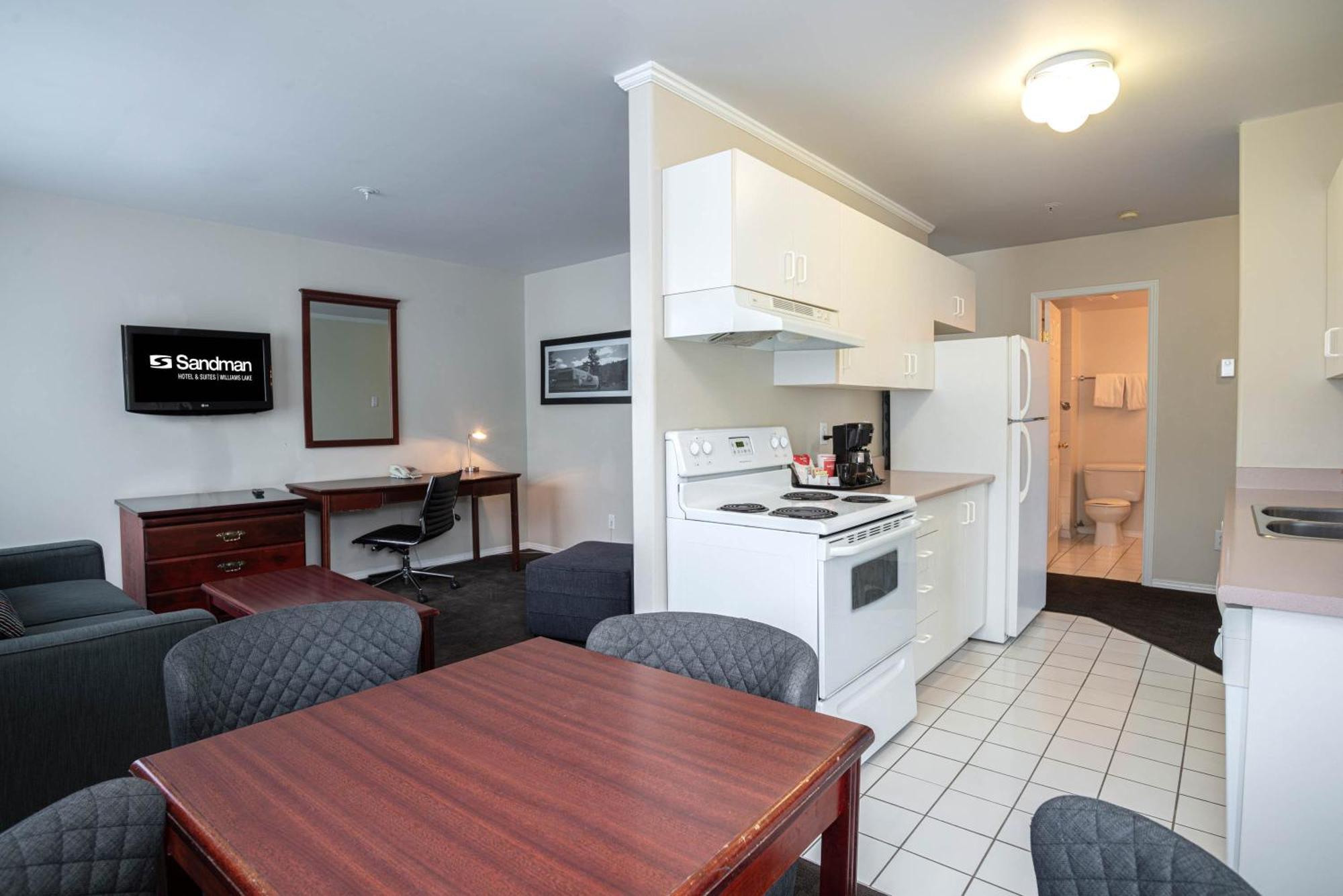 Sandman Hotel & Suites Williams Lake Exterior foto